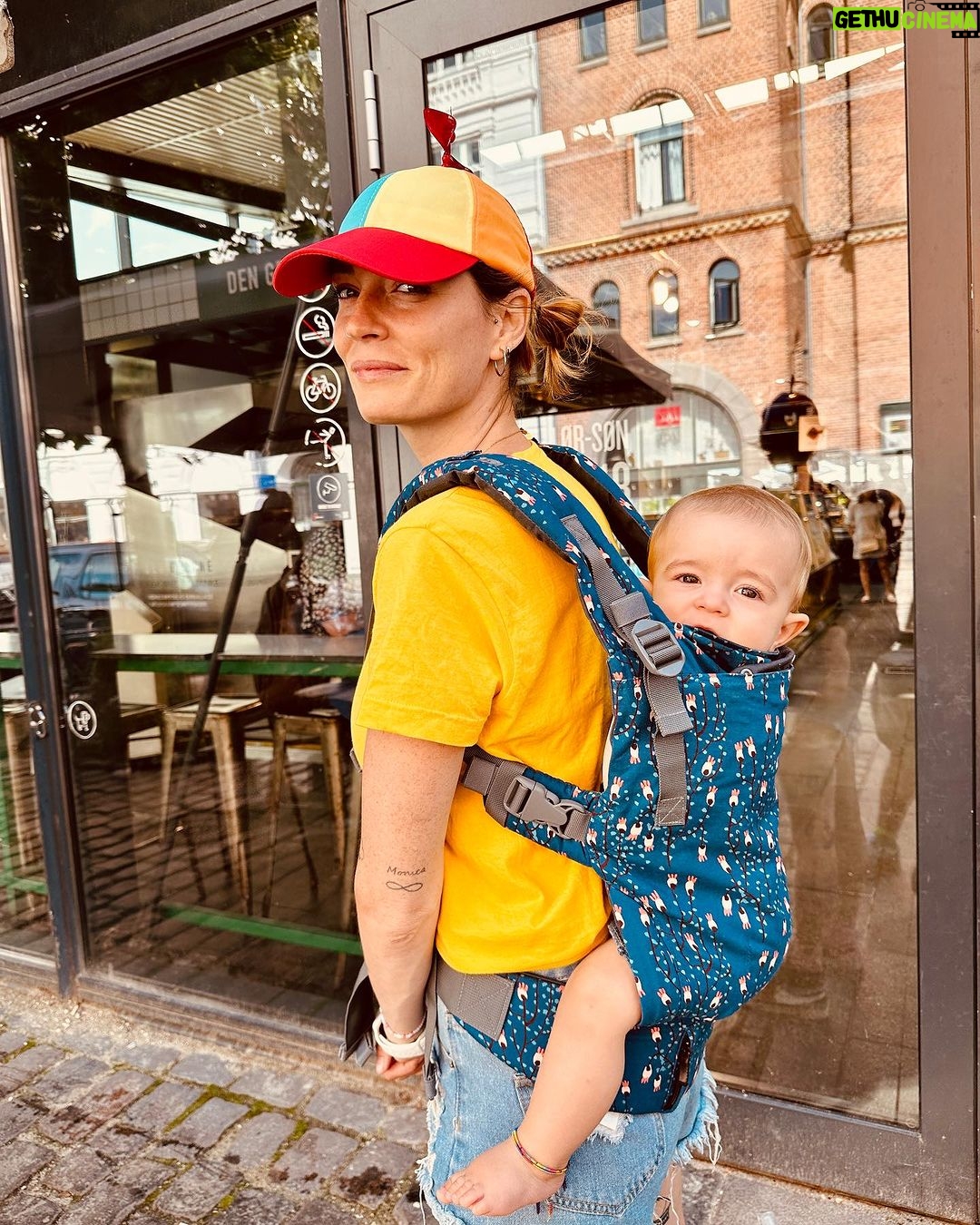 Sabrina Cereseto Instagram - Tante cose belle. Scorri per vedere tutte le foto anche se sto pubblicando alle 23. 🫣 L’ultima foto è per farvi capire quanto siamo di compagnia a Cere che non ha spazio sul divano.