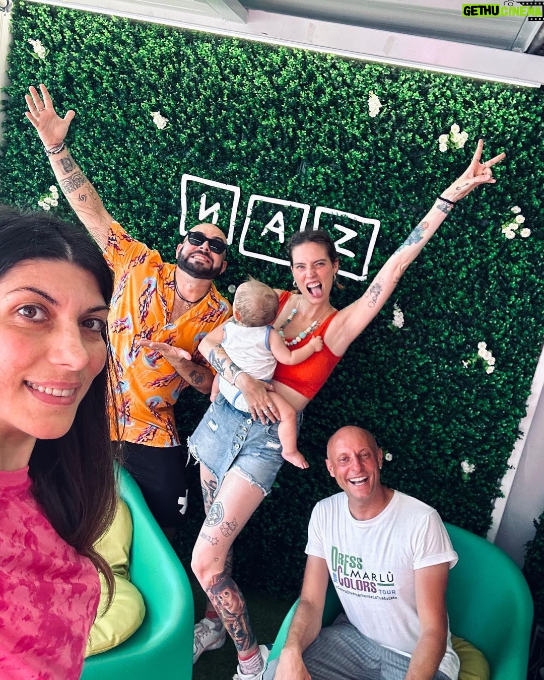 Sabrina Cereseto Instagram - Questo pomeriggio a Jesolo รจ stato bellissimo! Ci vediamo questa sera alle 21:00 #MarluColors @marlu_ufficiale ๐ Jesolo Piazza Mazzini