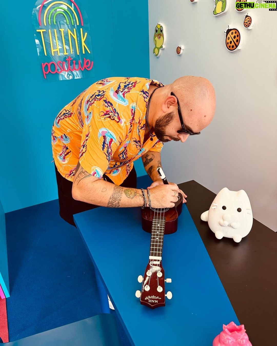 Sabrina Cereseto Instagram - Questo pomeriggio a Jesolo รจ stato bellissimo! Ci vediamo questa sera alle 21:00 #MarluColors @marlu_ufficiale ๐ Jesolo Piazza Mazzini