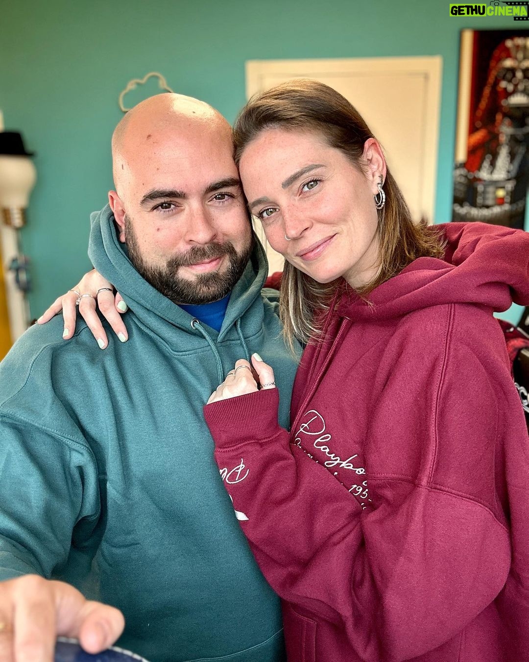 Sabrina Cereseto Instagram - Veri e bellissimi insieme ❤️ per favore cercate di limitarvi nel guardare troppo bocconcino GRAZIE. 😂🥰