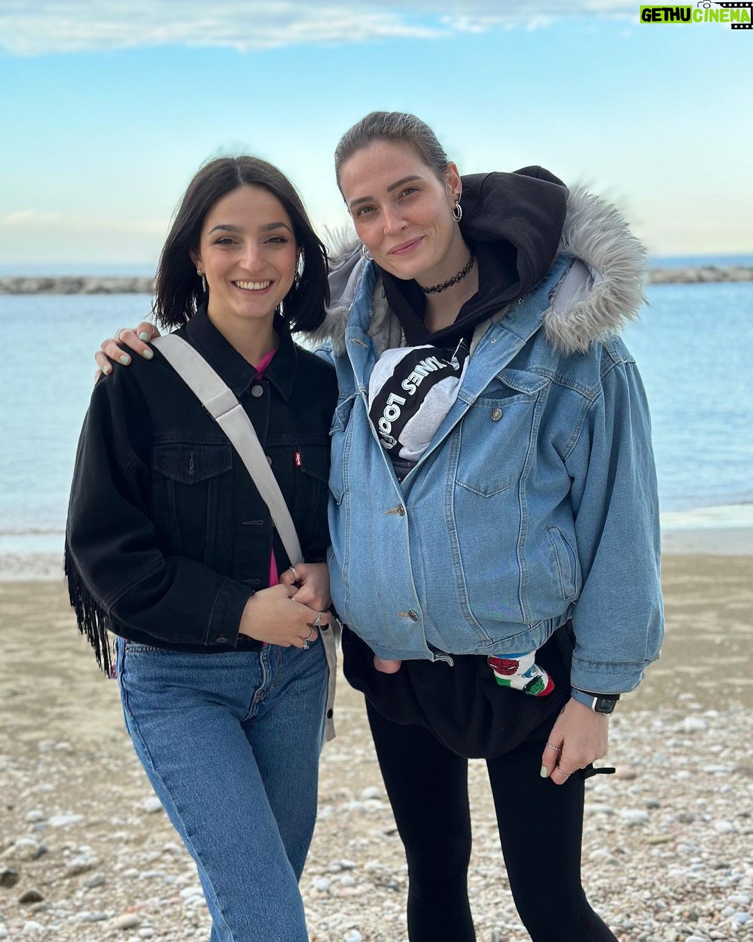 Sabrina Cereseto Instagram - Mamma e piedino scalzo ce l’hanno fatta ❤️ @lofaroalexandra
