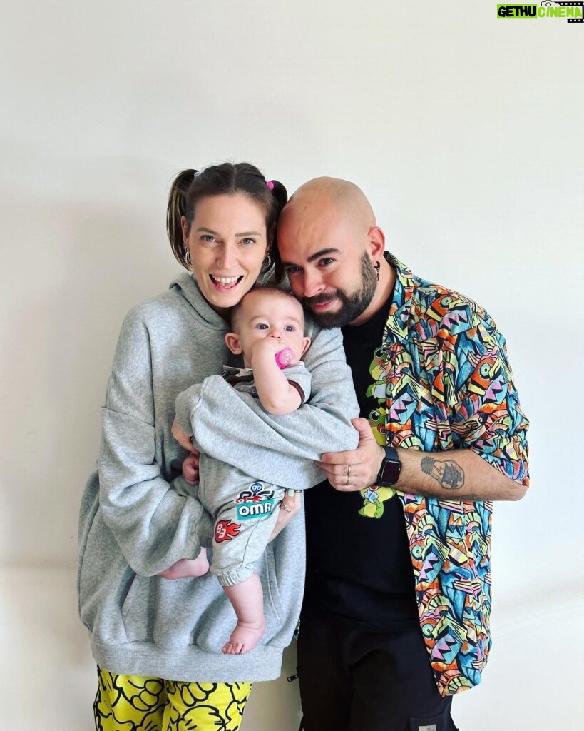 Sabrina Cereseto Instagram - Family first ❤️☀️