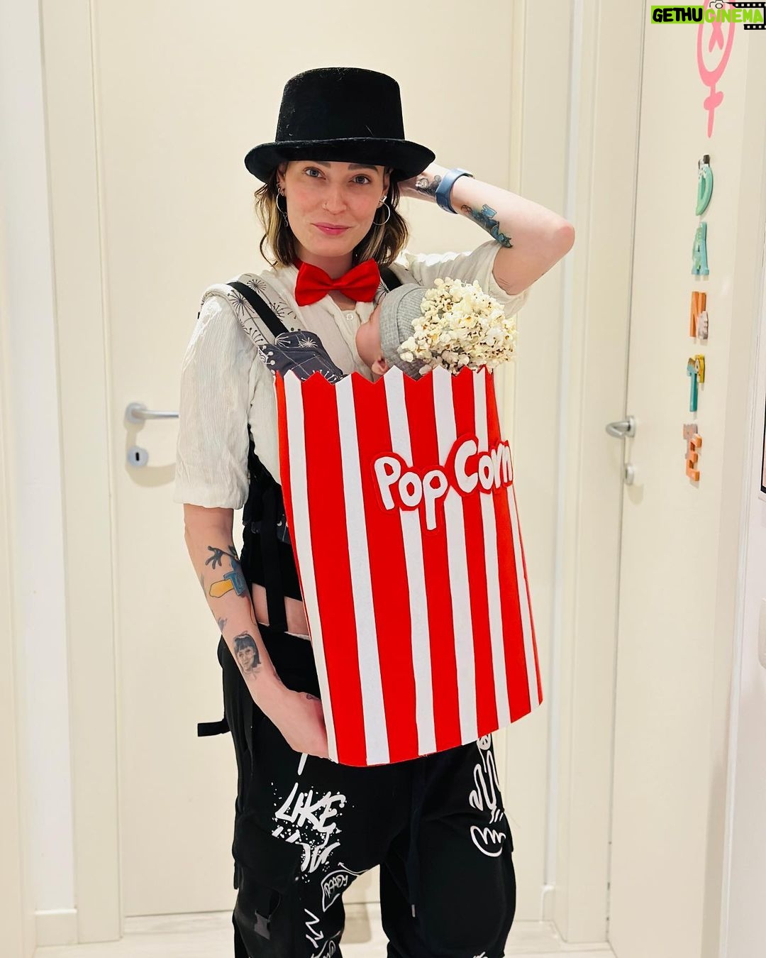 Sabrina Cereseto Instagram - Dantino Popcornino. 1 busta 3 euro / 3 buste 5 euro, offerta speciale 🥰 🍿 Pronti per carnevale!!