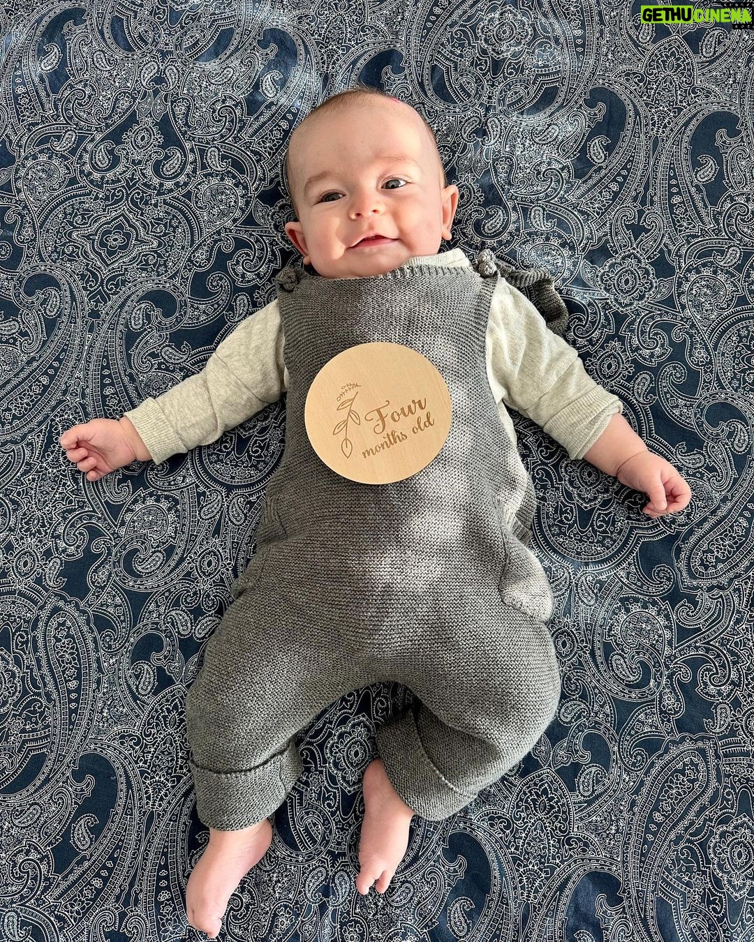 Sabrina Cereseto Instagram - 4 mesi di sorrisi. Oggi è anche S. Dante! ❤️ Auguri ometto della nostra vita.