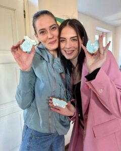 Sabrina Cereseto Instagram - Che regalo!!!! 💎💎💎💎💎 In arrivo un altro bel cuginetto 💙💙💙💙💙💙💙 Bravi zii 😭😭🥰🥰🥰🥰 Vi vogliamo tanto bene ❤️❤️❤️