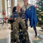 Sabrina Cereseto Instagram - Desiderio realizzato al super Massimo che per Natale aveva chiesto la felpa dell’Inter ❤️❤️ grazie a @nipotidibabbonatale 💎❤️ Residenza San Pietro - Centro Geriatrico