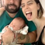 Sabrina Cereseto Instagram - Chi dice che con un neonato non si possa andare ad una festa? 🎃🎃🎃🎃 Noi, effettivamente non si può andare ad una festa con un pupo di 20 giorni 😂😍