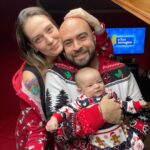 Sabrina Cereseto Instagram - Lui ADORA fare le foto di Natale! 😂😂😂🎄 Buon Natale pussole 🥰🥰🥰🥰🌈💎 quale è il più bel regalo ricevuto?