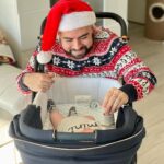 Sabrina Cereseto Instagram - Dantino Babbonatalino sta nel pagodino! Quale regalo volete chiedere a questo Babbonatalino? 🎅😍 Noi un altro fratellino! 🌟🌟🌟 #cullagranpagoda #vivacepegperego #pegperego