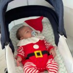 Sabrina Cereseto Instagram - Dantino Babbonatalino sta nel pagodino! Quale regalo volete chiedere a questo Babbonatalino? 🎅😍 Noi un altro fratellino! 🌟🌟🌟 #cullagranpagoda #vivacepegperego #pegperego