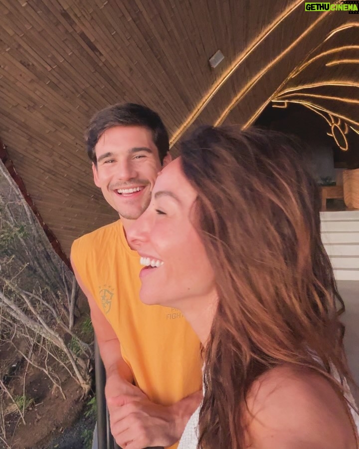 Sabrina Sato - 1.1 Million Likes - As 5:43h da manhã e a gente já ouvia e desejava Pura Vida.
Pura vida na Costa Rica é ter a consciência que a vida é o que fazemos dela, além de apreciar as coisas mais simples, com felicidade e otimismo. Obrigada Nicolas meu ❤️.