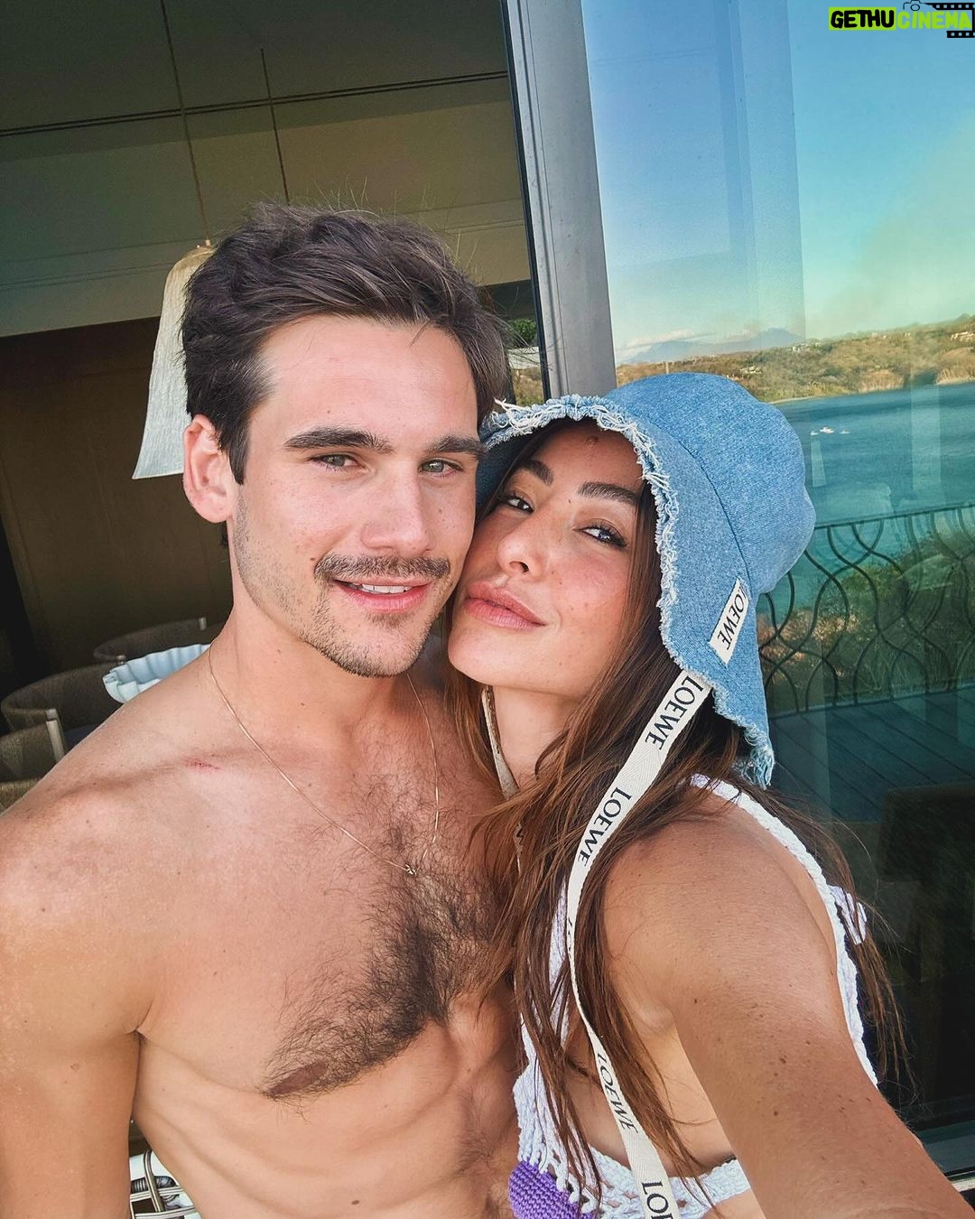 Sabrina Sato - 1.1 Million Likes - As 5:43h da manhã e a gente já ouvia e desejava Pura Vida.
Pura vida na Costa Rica é ter a consciência que a vida é o que fazemos dela, além de apreciar as coisas mais simples, com felicidade e otimismo. Obrigada Nicolas meu ❤️.