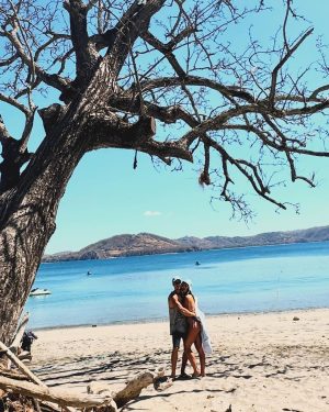 Sabrina Sato Instagram - As 5:43h da manhã e a gente já ouvia e desejava Pura Vida.
 Pura vida na Costa Rica é ter a consciência que a vida é o que fazemos dela, além de apreciar as coisas mais simples, com felicidade e otimismo. Obrigada Nicolas meu ❤️.