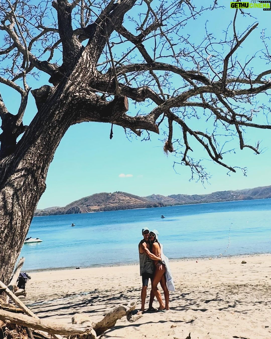 Sabrina Sato - 1.1 Million Likes - As 5:43h da manhã e a gente já ouvia e desejava Pura Vida.
Pura vida na Costa Rica é ter a consciência que a vida é o que fazemos dela, além de apreciar as coisas mais simples, com felicidade e otimismo. Obrigada Nicolas meu ❤️.