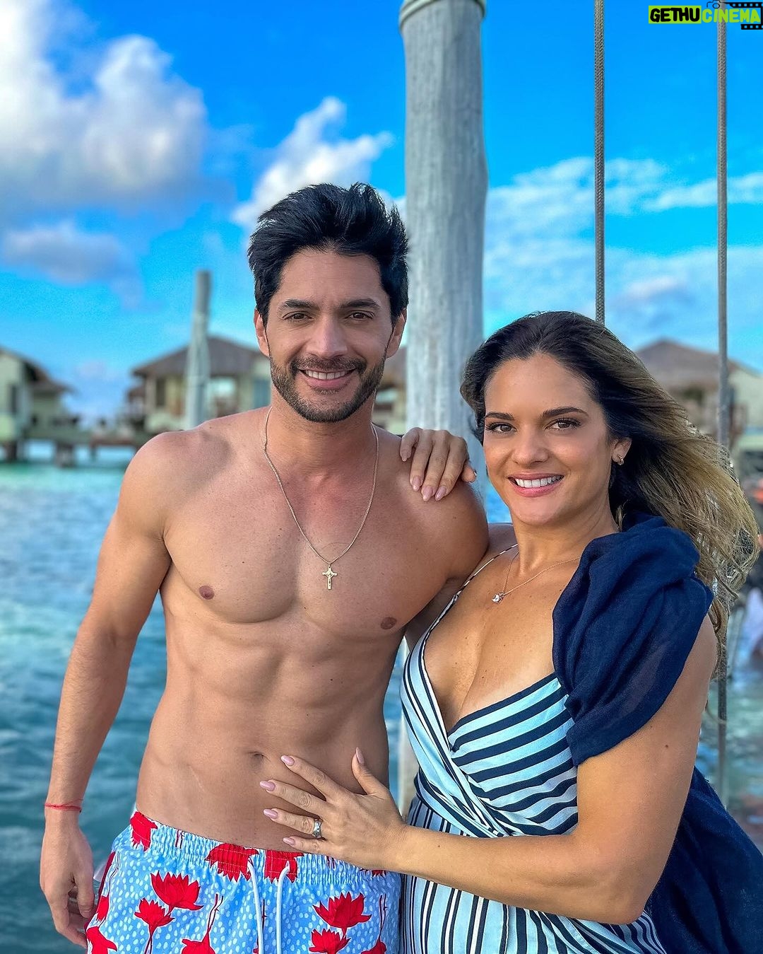 Sabrina Seara Instagram - Que placer ser parte de este gran proyecto🎬🎥 @elamornotienerecetaof Gracias @juanosorio.oficial por la invitación a tu gran equipo, me han hecho sentir tan cómoda y feliz rodeada de gente talentosa, un equipo de producción tan cálido y maravilloso. Gracias por tu magia @ericmorales Todo el éxito del mundo #elamornotienereceta #berenice #sabrinaseara