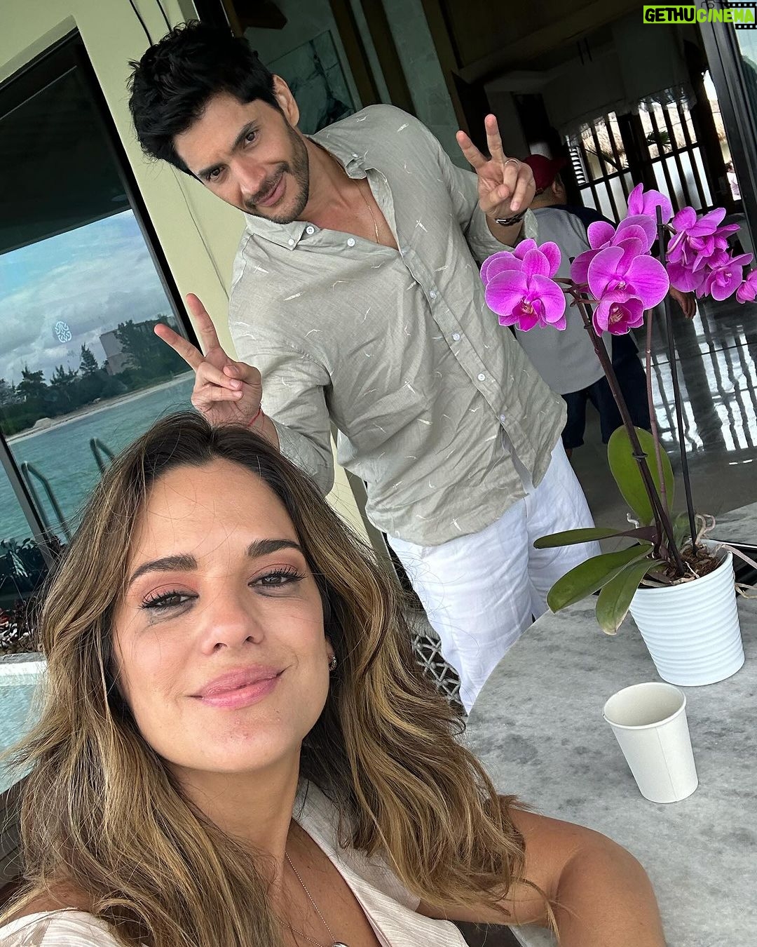 Sabrina Seara Instagram - Que placer ser parte de este gran proyecto🎬🎥 @elamornotienerecetaof Gracias @juanosorio.oficial por la invitación a tu gran equipo, me han hecho sentir tan cómoda y feliz rodeada de gente talentosa, un equipo de producción tan cálido y maravilloso. Gracias por tu magia @ericmorales Todo el éxito del mundo #elamornotienereceta #berenice #sabrinaseara
