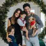 Sabrina Seara Instagram - No aguantamos y dese ya esta familia le da la bienvenida a la Navidad , la época más bonita del año . @natasharceu_photography amamos estas fotos !