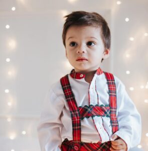 Sabrina Seara Instagram - No aguantamos y dese ya esta familia le da la bienvenida a la Navidad , la época más bonita del año . @natasharceu_photography amamos estas fotos !