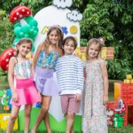 Sabrina Seara Instagram - Cuál es tu favorita? Maxis Birthday 🎮🍕🧱🍄 Foto 1 con mis Príncipes Foto 2 Alex buscando los tequeños de @antanasbites Foto 3 Maxi con su obra maestra @ft.colour Foto 4 Maxi feliz con su decoración Mario @freshmindsevents y cake @rumisweets Foto 5 Warrior Foto 6 Maxi con modelando con su primo Lukas en @oh_playful Foto 7 Maxi y sus niñas favoritas Foto 8 Mamá intensa gritando dale duro 🪅 Foto 9 Maxi & Kiki ❤️ Foto 10 ese beso pago el cumpleaños 😜 Gracias por las fotos @irenetorresphotography