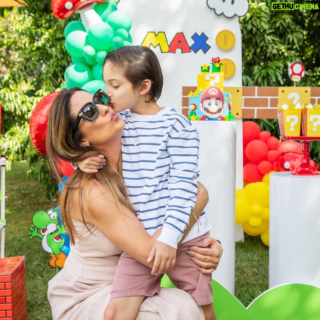 Sabrina Seara Instagram - Feliz cumpleaños mi niño hermoso 🧁🪅🍿🎮🍕🍭🍄🍰 Es oficial mi Maxi es un niño grande ! Un día como hoy 14 de noviembre conocí el amor mas grande y puro que pueda existir 🤍 Estamos tan orgullosos de la persona que te estas convirtiendo , dulce, determinado, curioso ,ocurrente y divertido . Que este día sea el comienzo de un año lleno de bendiciones y felicidad mucha felicidad . Te amo infinito ♾️