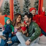 Sabrina Seara Instagram - Feliz Navidad Familia virtual les desea los Elbittar-Seara La Navidad es magia escondida en sonrisas , en recuerdos , que el brillo de la navidad ilumine sus vidas, les llene de Amor , ilusión y felicidad . Los quiero más que el pan de jamón 🤪