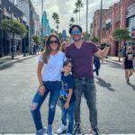 Sabrina Seara Instagram - Celebrando la vida y el próximo cumpleaños de Maxi 🚀♥️😍 #disney #familia Disney World - Epcot Center