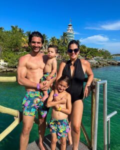 Sabrina Seara Instagram - Un día inolvidable en familia , en contacto con la naturaleza y mucha diversión en @xelhapark #xelha #maravillanatural Vean en nuestras historias más detalles de este día 😎🇲🇽 Ya lo conoces? Hotel Xcaret México