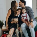 Sabrina Seara Instagram - Ya podemos decir que estamos en navidad verdad ? La Navidad llena nuestros corazones de alegría , no importa cuantos regalos recibamos , el mejor presente siempre será celebrar y disfrutar junto a los seres que amamos . Video @anabelasalcedo para sesión de fotos @natasharceu_photography