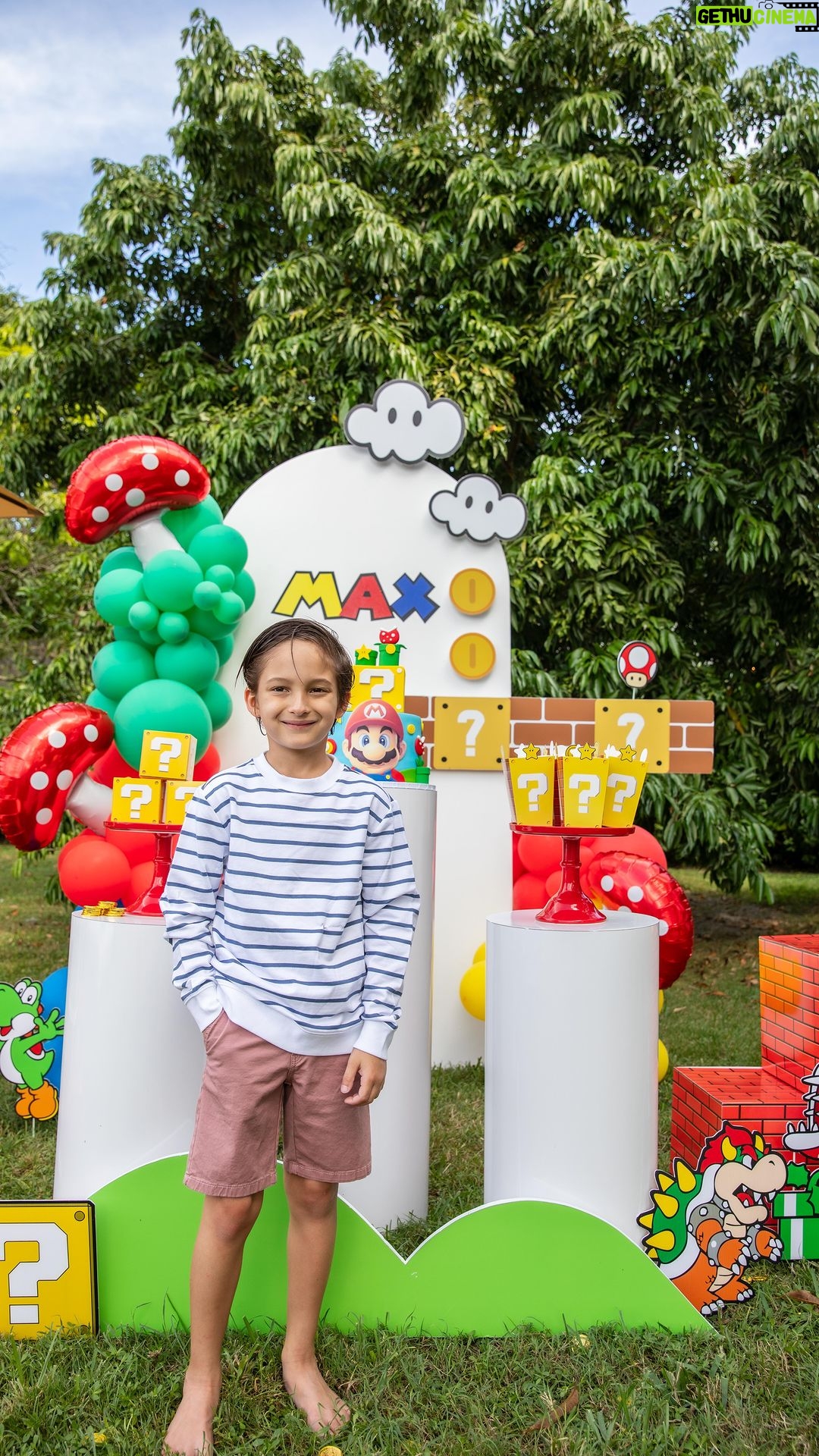Sabrina Seara Instagram - Te ha pasado ? Yo : no haré fiesta de cumpleaños este año Maximiliano. También yo en el video 😂 Maximiliano celebró sus 7 años al mejor estilo de Mario Bros y aunque no parece lo organizamos en menos de una semana , gracias a mi hermana @tatianaseara y a mi querida amiga Alexandra de @freshmindsevents nos pusimos creativas y logramos que Maxi y sus amigos pasarán un día de mucha diversión entre el parque agua de @oh__playful , estación de pizzas 🍕 @antanasbites , Slime y pintura @ft.colour Y de eso se trata hacerlos felices y crear memorias inolvidables en la vida de nuestros pequeños @irenetorresphotography esperamos las fotos oficiales! #happybirthday #mariobrossparty #miamipartyrentals