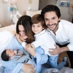 Sabrina Seara Instagram - Te esperamos con todo el amor e ilusión del mundo durante meses, hoy eres la realidad más hermosa que llego a complementar la felicidad de esta familia 💙 Que bendición tenerte hijo mío . Te amamos @irenetorresphotography @danielelbittar Mercy Hospital Maternity
