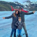 Sabrina Seara Instagram - Nos debíamos unas vacaciones en familia, y que mejor destino q Alaska. Que bendición poder ver un glaciar, encontrar Ballenas 🐋 y Focas 🦭 en su habitad natural y disfrutar de estos regalos de la madre tierra. Viaje soñado para todos. @royalcaribbeanlatam #quantumoftheseas #royalpartner Alaska, USA