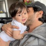 Sabrina Seara Instagram – Ellos 💙 los dueños de mi corazón y yo la reina de la casa 😜 . 

Derretida con el último video ..

Quien más es la reina entre tantos hombres ? Mexico City, Mexico