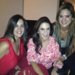 Sabrina Seara Instagram – Amanecí con la triste notica que nuestra amada  Rebeca Jones ya no está. 
Confieso que leer este titular es algo que me ha pegado mucho, la mejor madre de novela , maestra y gran amiga para mi . 

Como en mi ultima foto así te imagino y recordare ….🌹 

Vuela alto Rebe .