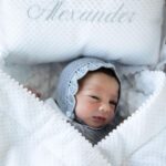 Sabrina Seara Instagram - Te esperamos con todo el amor e ilusión del mundo durante meses, hoy eres la realidad más hermosa que llego a complementar la felicidad de esta familia 💙 Que bendición tenerte hijo mío . Te amamos @irenetorresphotography @danielelbittar Mercy Hospital Maternity