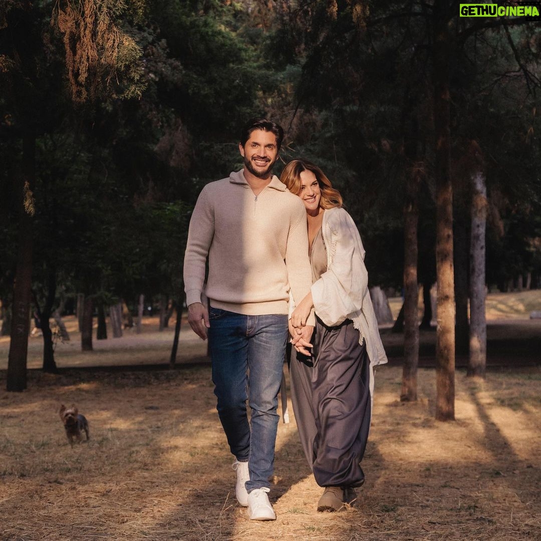 Sabrina Seara Instagram - HAPPY VALENTINES ❤️ Mi persona favorita , Amor de mi vida , mejor amigo, mi #noseaslocochico , el que me vuelve loca 😜 Caminar de la mano con una meta en común SER FELICES JUNTOS TE AMO ❤️ #happyvalentinesday se busca novio para lola 😂 #noseaslocachica Chapultepec
