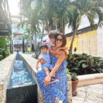 Sabrina Seara Instagram - Que edad tienen los tuyos ? 6 y 1 año tienen en los hombres de mi vida ! Un caliente domingo por miami con mami ❤️ Merrick Park