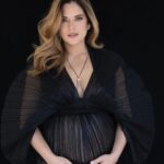 Sabrina Seara Instagram - Una exclusiva muy especial Para @holausa que podrán encontrar en el link de mi biografía GRACIAS equipo soñado 🙌 Fotografía: @alfonsozapata MUAH: @reybeautyart Stylist: @brujademoda PR: @_boknegra_ Digital Senior Editor : @totilacteo