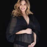 Sabrina Seara Instagram - Una exclusiva muy especial Para @holausa que podrán encontrar en el link de mi biografía GRACIAS equipo soñado 🙌 Fotografía: @alfonsozapata MUAH: @reybeautyart Stylist: @brujademoda PR: @_boknegra_ Digital Senior Editor : @totilacteo