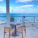 Sabrina Seara Instagram – Un resumen de nuestro Domingo de brunch 🌴💦🧉 
Como verán en la foto Maxi no aguantó la tentación y se lanzó para para la playa 🙈 
Como te extrañamos Miami 

🙊 ( NO COMO CRUDOS EN EL EMBARAZO, ES SOLO UNA FOTO QUE TOME ) Hallandale Beach – Ocean Front View