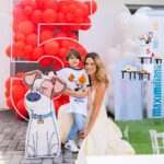 Sabrina Seara Instagram - Que afortunada soy de ser tu Mamá ❤️ Ya se que Todas las mamás decimos lo mismo 😂 pero ajaaa este niño cumplió 5 años y me tiene derretida a morir 🤤 Siempre digo que todas las edades y etapas de los hijos tienen su encanto pero está en especial la estoy disfrutando y divirtiendo muchísimo, con sus ocurrencias y razonamientos . Mamás 👓📒 Cual ha sido para ti esa etapa ? @habiaunavezunafoto_