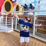 Sabrina Seara Instagram - Y que nos pellizquen que si está pasando ⚓️💦🚢🤍 Nos fuimos #disneycruiseline Quien es tu personaje favorito d Disney ? Port of Miami Cruise Terminals