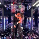Sabrina Seara Instagram – Ayer no solo celebramos el AMOR 🩷 celebramos el estreno  de la nueva producción de mi #noseaslocochicoo @danielelbittar #elamornotienereceta en la que es protagonista  y no puedo estar más orgullosa de él 🎬  No se pueden perder esta gran producción de @juanosorio.oficial @ericmorales dónde también saldré como invitada especial
 ✨8:30 por el canal de las estrellas ✨

Proud of you baby @danielelbittar 

Stylist: @kikehernandezv
Look: @carlotinaclothing 
 

Tambien la espera con ansias ?