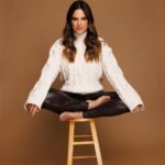 Sabrina Seara Instagram – Cuál es para foto de perfil?

Es que todas me gustan @elizabethmua eres increíble 📸 
Aunque con el nuevo look me tocan nuevas fotos 😜