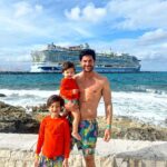 Sabrina Seara Instagram - No importa donde y cuándo pero siempre juntos 💞🌊☀️ mis personas favoritas. Aunque si es en el crucero más grande del mundo mejor😂 #iconoftheseas #royalcaribbeancruise Cococay, Bahamas