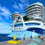 Sabrina Seara Instagram – No importa donde y cuándo pero siempre juntos 💞🌊☀️ mis personas favoritas. 

Aunque si es en el crucero más grande del mundo mejor😂
#iconoftheseas #royalcaribbeancruise Cococay, Bahamas