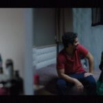 Saed Soheili Instagram - . هاله: فرهاد من پیر شدم؟ فرهاد: قربونت برم تو پیر خودمی . فیلم سینمایی «اتاق تاریک» به کارگردانی روح‌الله حجازی در سینماهای کشور روی پرده است. این فیلم در روزهای گذشته با افزایش مخاطب رو‌به‌رو شده است. . ساره بیات، ساعد سهیلی با معرفی علیرضا میرسالاری بازیگران «#اتاق_تاریک» هستند. این فیلم با موضوع حساس کودک آزاری مناسب تماشای افراد بالای ۱۲ سال و خانواده‌‌ها است. . @Darkroom_movie #نترس_و_بگو