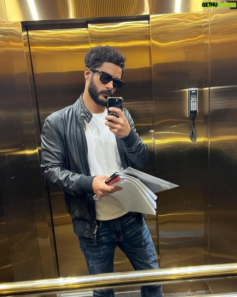 Saed Soheili Instagram - I’m still here 💪🏽