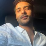 Saed Soheili Instagram – يه بار كاشتم، گوسفند خورد
يه بار كاشتم آفت زد. 
اینبارم، همينكه برداشت كردم، دزد زد. (البته ولتون نمیکنم)
ولی من تخمشو دارم…دوباره میکارم. 

گیروگورم حل بشه، میگم کت تنه کیه 😉🦍🦾

کفر نعمت می کند رزق حلال خود حرام
طفل از پستان گزیدن می کند خون شیر را
.

کلاهبردار زیاد شده نه؟؟