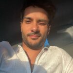 Saed Soheili Instagram - يه بار كاشتم، گوسفند خورد يه بار كاشتم آفت زد. اینبارم، همينكه برداشت كردم، دزد زد. (البته ولتون نمیکنم) ولی من تخمشو دارم…دوباره میکارم. گیروگورم حل بشه، میگم کت تنه کیه 😉🦍🦾 کفر نعمت می کند رزق حلال خود حرام طفل از پستان گزیدن می کند خون شیر را . کلاهبردار زیاد شده نه؟؟