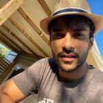 Saed Soheili Instagram - . چی بنویسم…؟ من از اون کپشن قشنگا بلد نیستم بخدا🤠 Cap Ferret - France